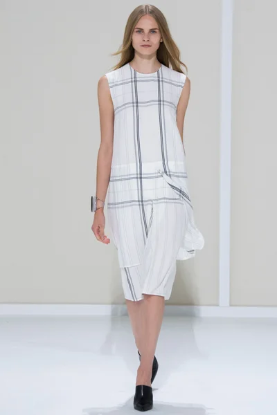 Look 12